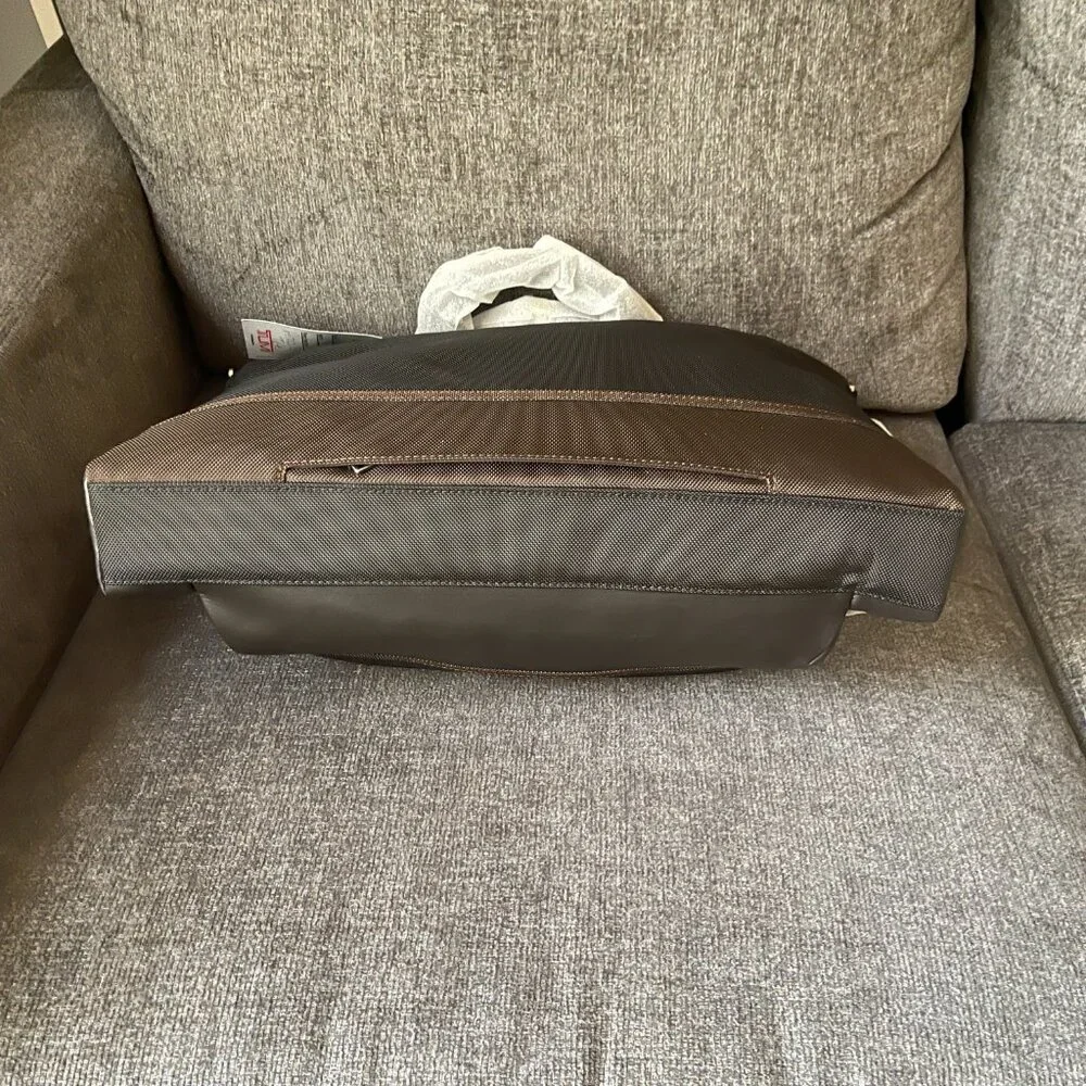 Tumi Brief Tote 222641 NWT